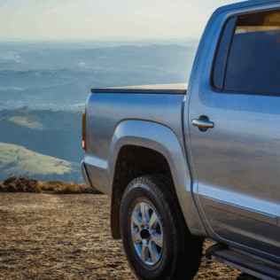 Bakkie image in scenic view to augment the bakkie hire blog article written.