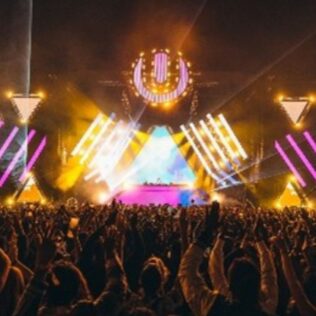 Festival image to signify the article about Best Cars and Bakkies to Rent for festivals